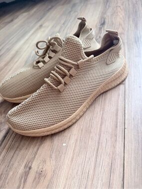 Men's Lightweight Knit Sneakers - Tan